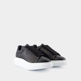 Oversize sneakers - Alexander Mcqueen - Leather - Black/White