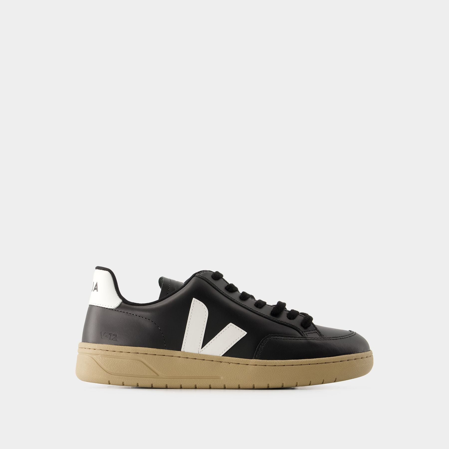 Veja on sale v12 black