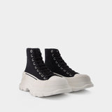 Tread Slick Sneakers - Alexander Mcqueen - Black/White - Canva