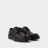 Constant Lace-ups in Black Leather