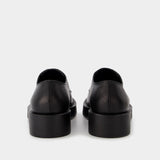 Constant Lace-ups in Black Leather