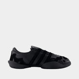 Regu 2002 Sneakers - Y-3 - Leather - Black