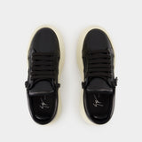 Gz94 Maxi Sneakers - Giuseppe Zanotti - Leather - Black