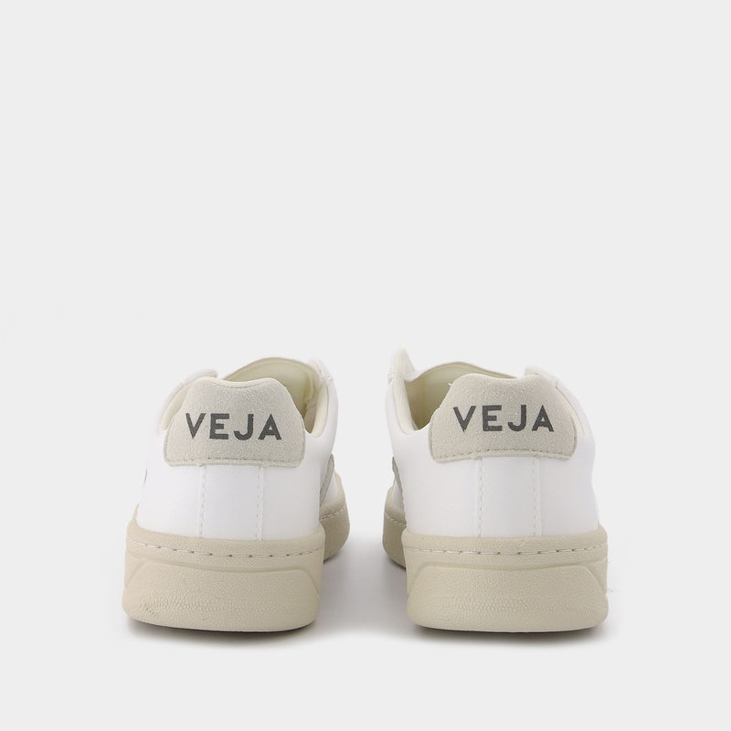 Urca Sneakers in White Canvas