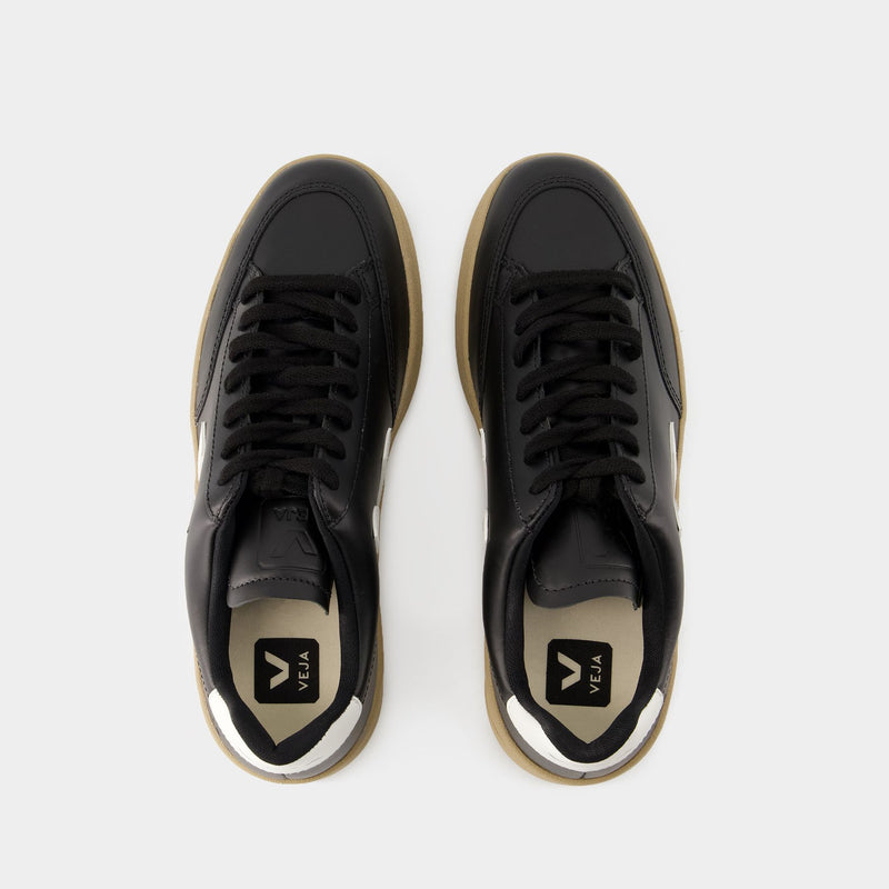 V-12 Sneakers - Veja - Leather - Black/White