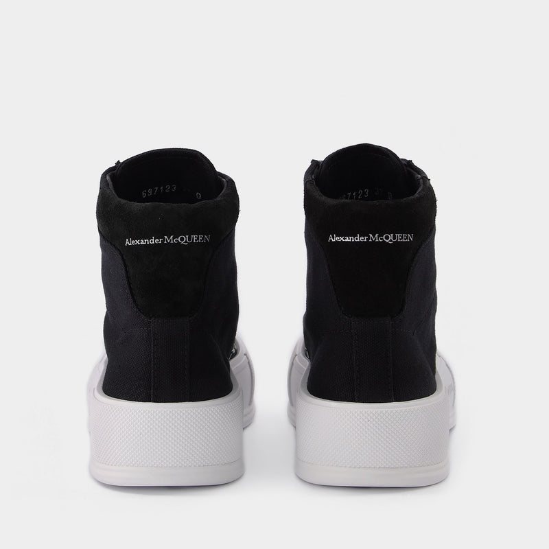 Sneakers in Black and White Fabric