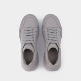 Sneaker in Grey Leather