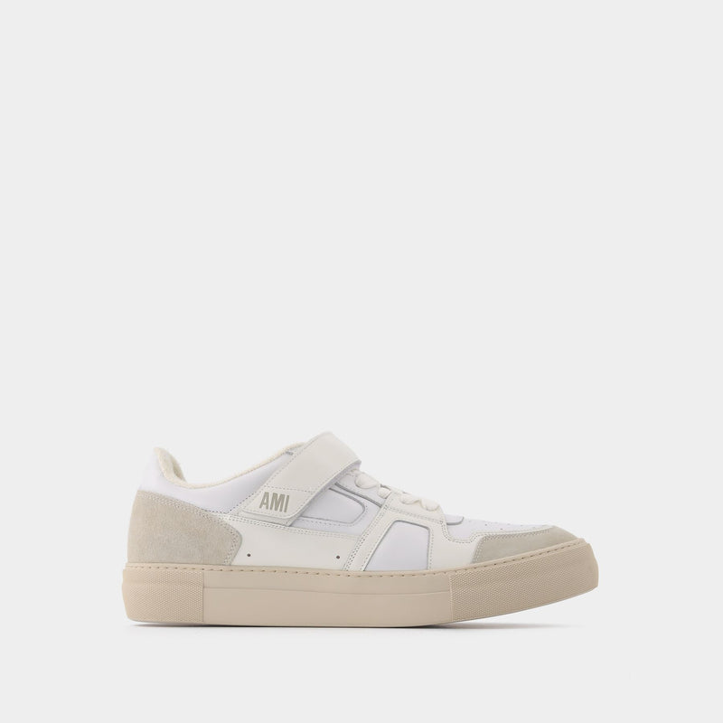 Low-Top ADC Sneakers in White Leather