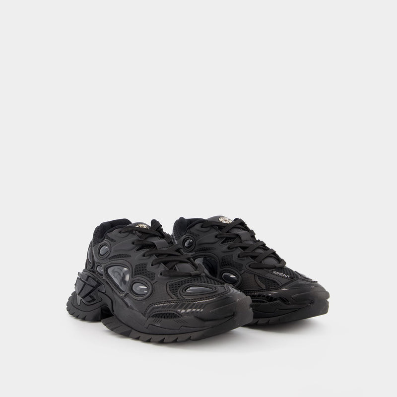 Nucleo trainers in black