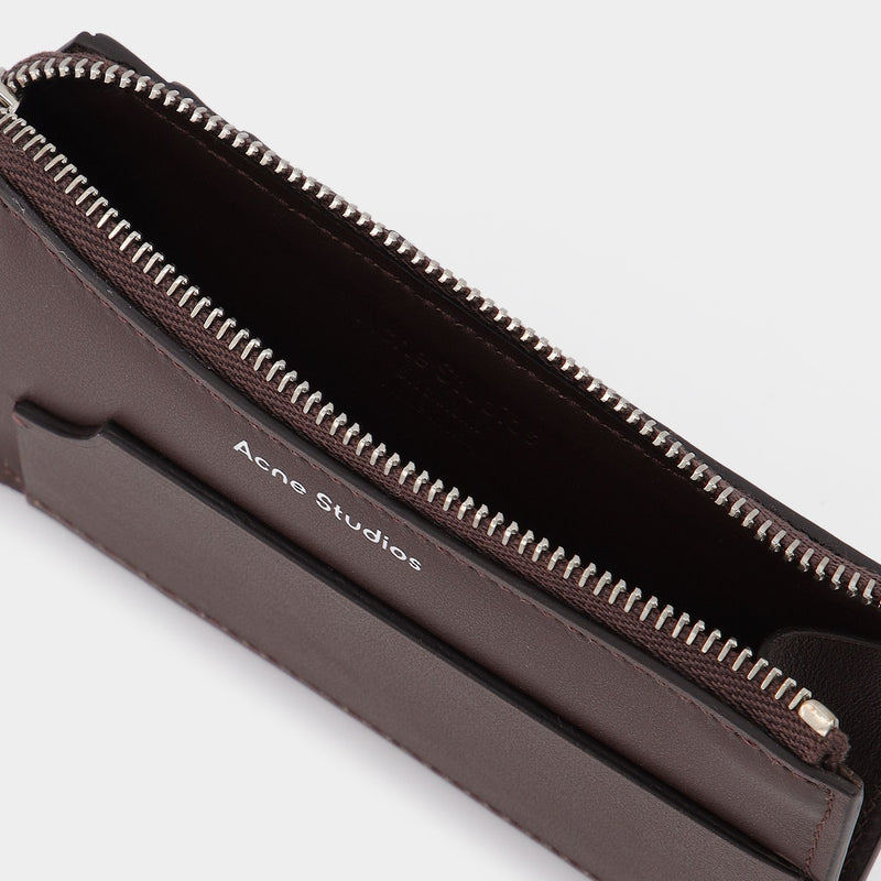 Garnet Zipped Cardholder in Brown Leather