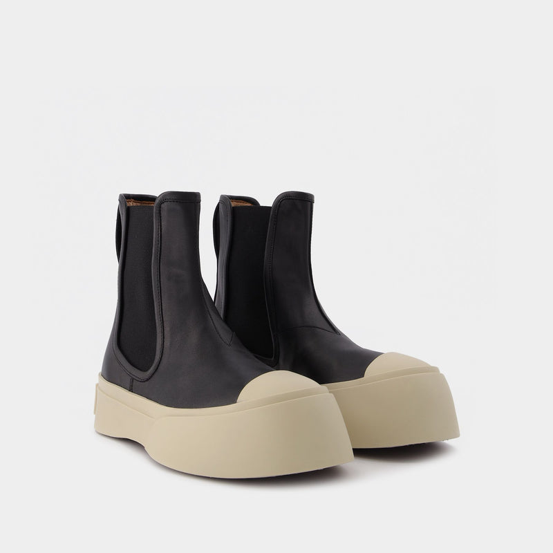 Chelsea Boot Pablo in Black Leather