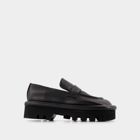 Bumper Chunky Flats in Black Leather