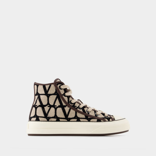 Chaussure valentino prix new arrivals