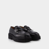 Piercing Loafer in Black Leather