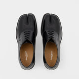 Lace-Up Derbies in Black Leather